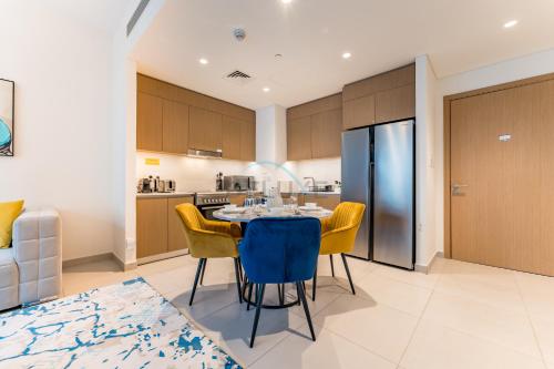 Community View 2BR with Balcony, Surf at Creek Beach Building 2, Creek Harbour by Deluxe Holiday Homes, Dubaj (zdjęcie 9)