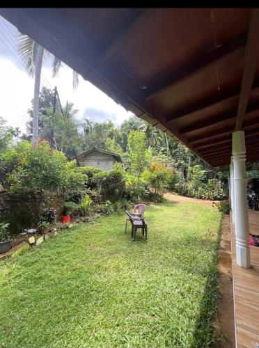 Chathu's little inn in 데라니야갈라