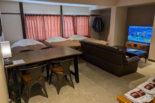 room detail thumbnail 1