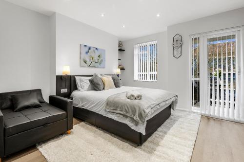 Jasmine Suite by Yielding Bricks, London