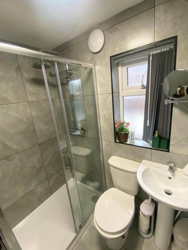 5 bedroom Luxury Townhouse near City Centre, sleep 16, Manchester (fotografie 10)