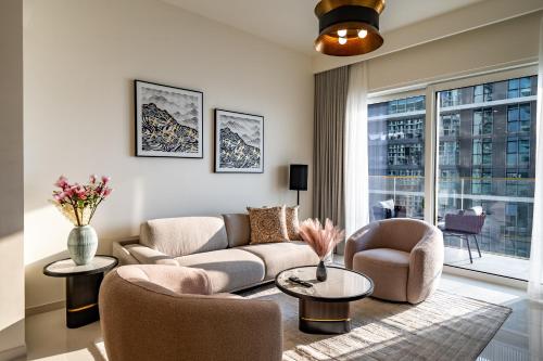 Homes Beyond I Stunning Oceanfront 2 BR Apartment, Dubai (photo 2)