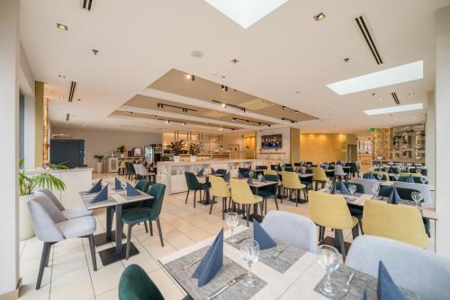 Expo Congress Hotel - image 10