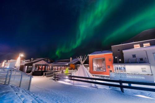 ทัศนียภาพภายนอกโรงแรม, สวัลบาร์ด โฮเต็ล โปลฟาเรเรน (Svalbard Hotell | Polfareren) in ลองเยียร์เบียน