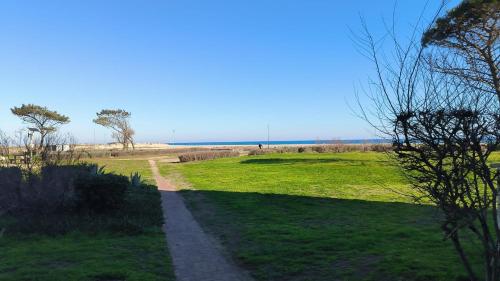 Magnifique vue mer Appart les pied dans l eau St Cyprien in Saint-Cyprien