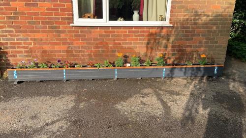 The Luxe 2BR Specious Bungalow - Garden & Parking in Hughenden