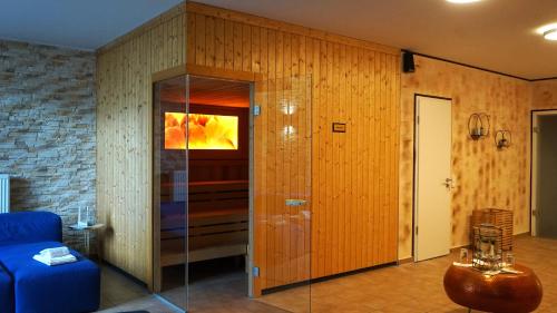 Best Western Plus Royal Suites - image 11