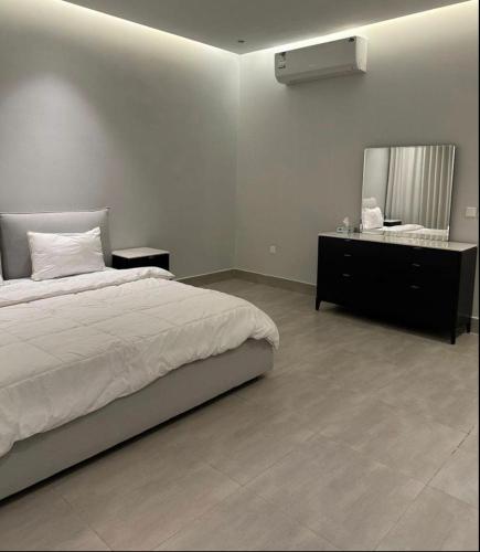 ستديو فاخر in Kuito