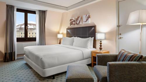 Deluxe Double Room image 4