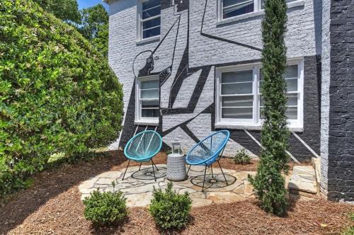 Relax and Recharge in Myers Park