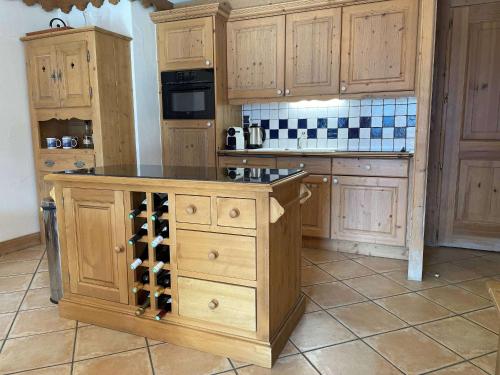Appartement 6 pers avec piscine, spa et parking - Pied de pistes - FR-1-461-5 in Villarencel
