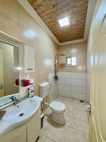 浴室, Serene Farm Stay 30 Min Away in 瓦尼卡