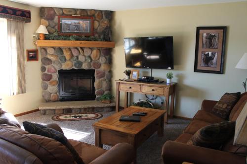 2 Bedroom Condo Duck Lake Lower - image 11