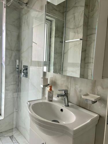 Shehu Apartment 1, Tirana (photo 9)