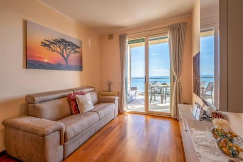 Terrazza sul mare, Sanremo (foto 6)