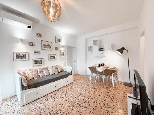 Free Park, 100m from SAN SIRO, Derby Two-Room Apartment, Milán