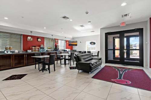 Paris Inn & Suites - image 8