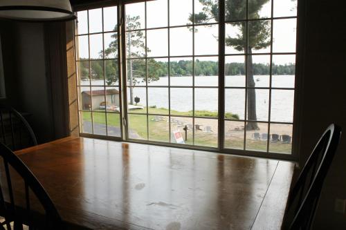 Two Bed Condo at Wild Eagle Lodge on Duck Lake #220, Eagle River (foto 8)