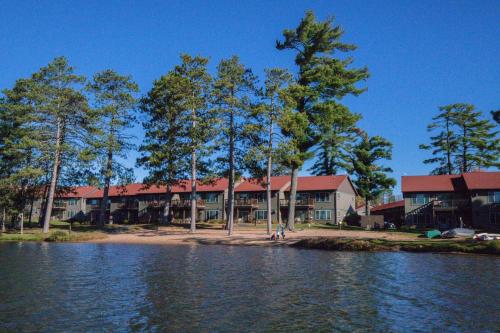 2 bed condo on Duck Lake in Eagle River - image 9
