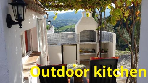 Tiny house 12m2 in holiday park with 55 m2 pool, Tolox (Foto 8)