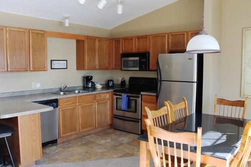 2 bedroom Duck Lake condo at Wild Eagle Lodge #207 - image 5
