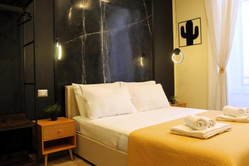 BlackWoody Contemporary Rooms - Napoli Centro Storico Via Toledo