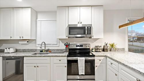 Luxurious house by Metro minutes to DC - image 5