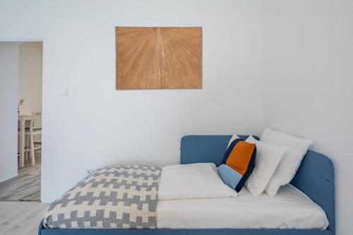 Cozy NEW Home - Easy City Center Access - image 14