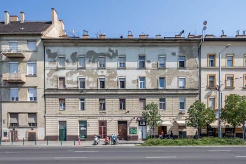 Cozy NEW Home - Easy City Center Access - image 10