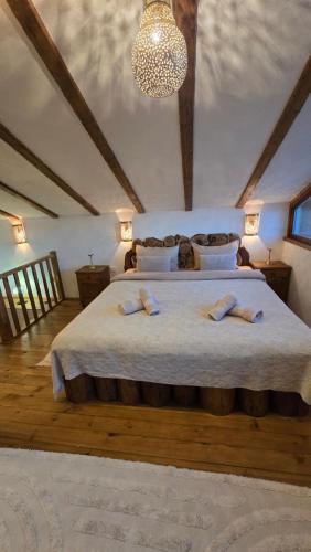 Вили Панорама Лещен