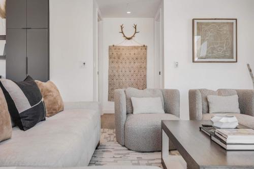 Two-Bedroom Apartment with Balcony image 8