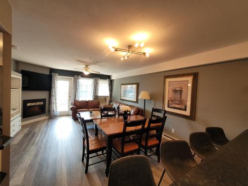 Mountain View Suites by StayIn in แฟร์มองต์ ฮอต สปริงส์ (บริติช โคลัมเบีย)