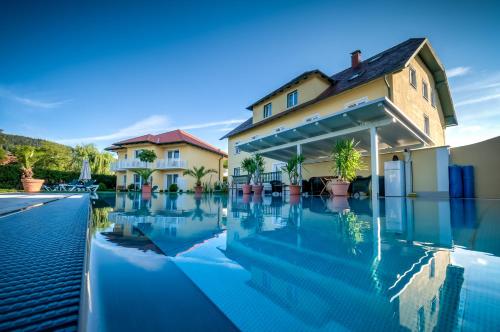 Dorf Hotel Gruner Baum