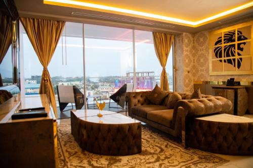 Balkon/teras, Number One Oxford Street Hotel & Suites in Accra