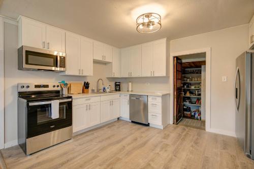 Ocean Spray Resort Cottage 12 by Grayland Beach in Grayland