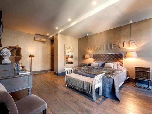 3 twin beds