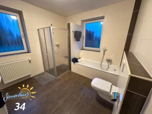 浴室, Sünnenhuus 34 - Dein Ferienhaus an der Thülsfelder Talsperre (Sunnenhuus 34 - Dein Ferienhaus an der Thulsfelder Talsperre) in 加雷爾