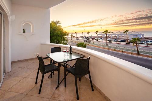Hotel & Suites El Moro