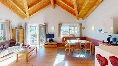 Three-Bedroom Apartment with Balcony