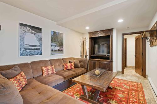 Three-Bedroom Apartment image 3