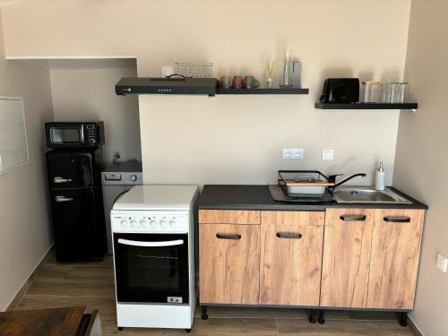 virtuve, T2 Avec exterieur in Lamalou Les Bains