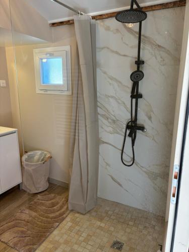 Duša, T2 Avec exterieur in Lamalou Les Bains
