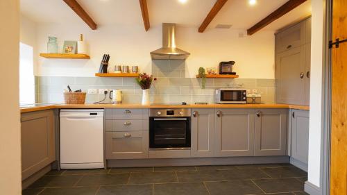 Iekārtas, 3 Bed Farm Cottage in Pontardawe