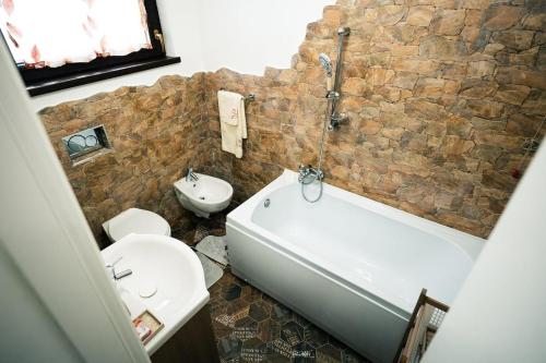 Fürdőszoba, Cabana Flo in Borsa