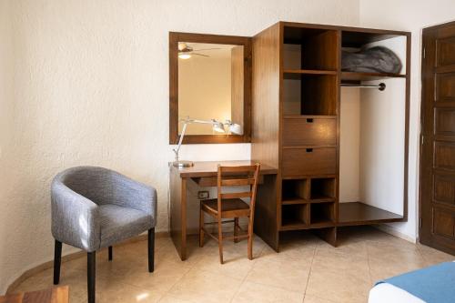 Hotel & Suites El Moro