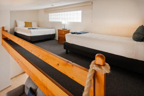 Hotel & Suites El Moro