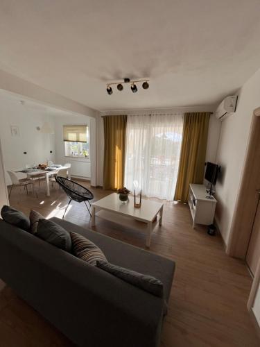 Danica & Mario Residence in Musalez
