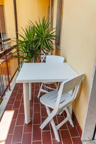 Two-Bedroom Deluxe Apartment with Balcony image 10