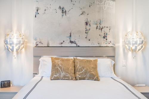 Hotel-Style Independent Suite in Ocean Beach thumb 3