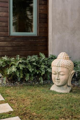 Hotel-Style Independent Suite in Ocean Beach detail